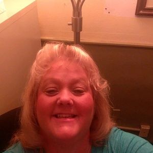 Meet your Posher, Dee